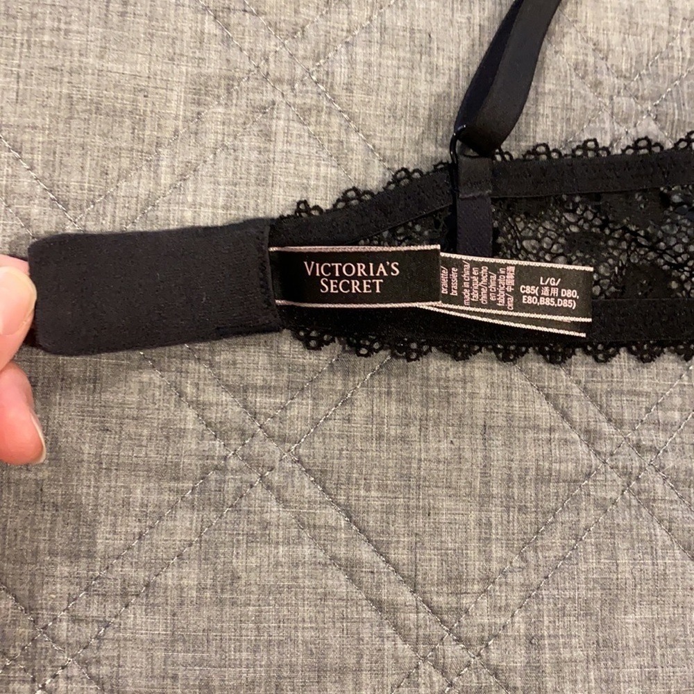 EUC Victoria’s Secret Black Lace Bralette - Picture 8 of 13